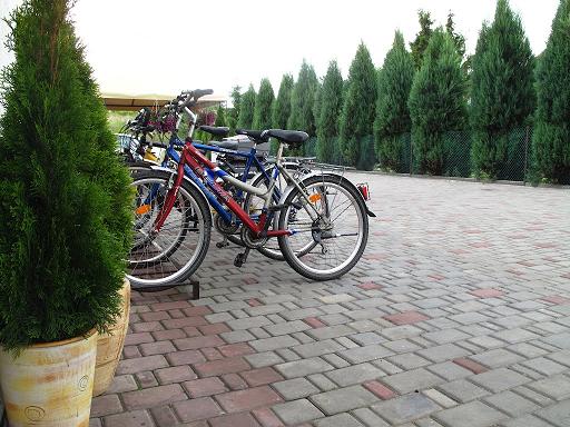 Parking i rowery do wypożyczenia